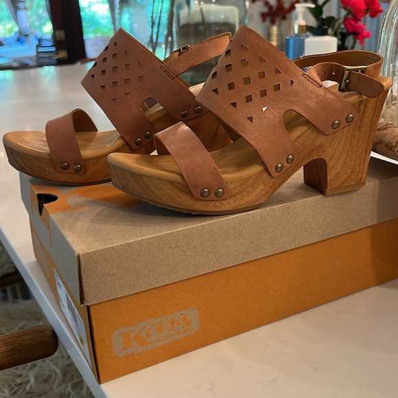 Korks by Kork Ease Alliana Sling Back
Platform Sandals brand new in box - Picture 3 of 3